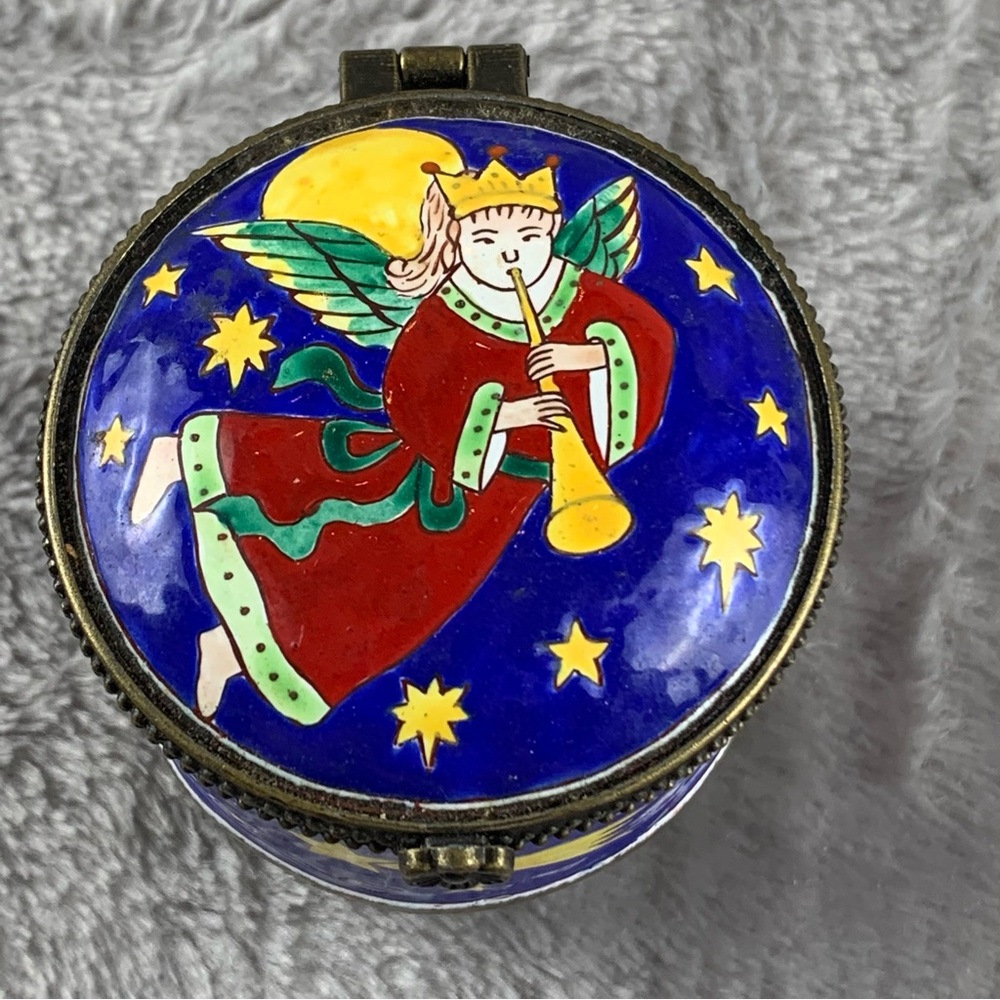 KELVIN CHEN Enamel Hinged Angel Round STAMP DISPENSER 2002 Trinket Box No.‎ 263